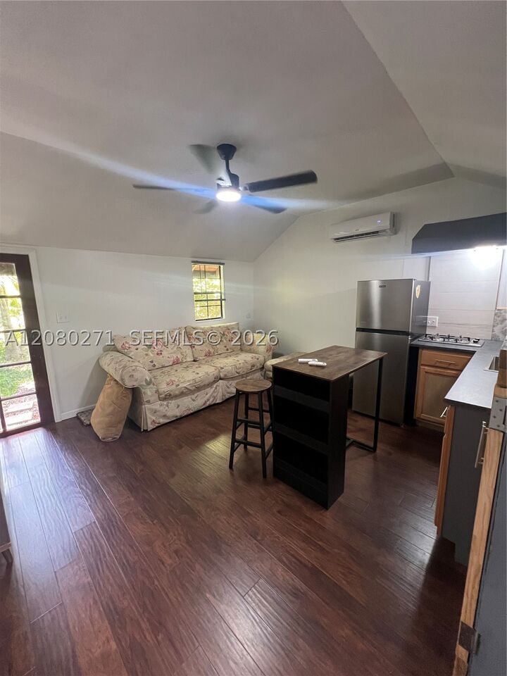 Property Photo: 411 SW 1st St 2 FL 33034