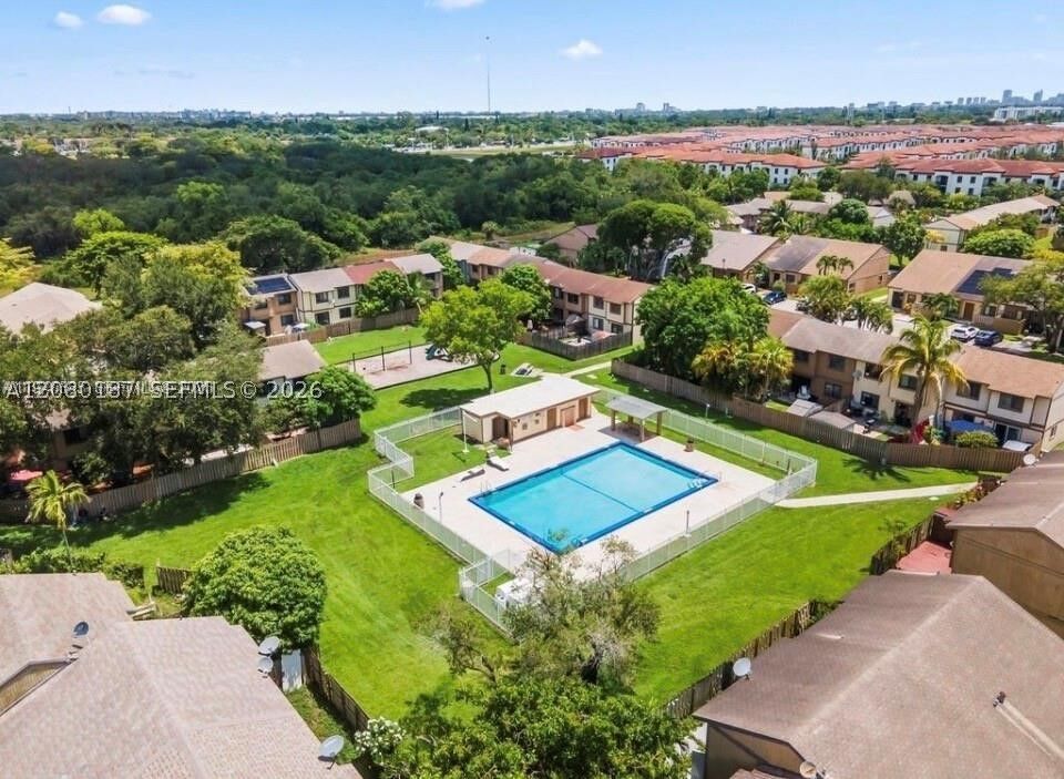 Property Photo:  453 NE 210th Ter  FL 33179 