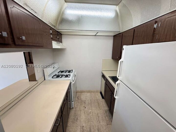 Property Photo: 1300 W 53rd St 32 FL 33012