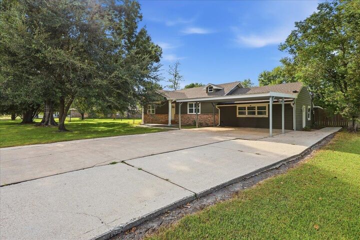 Property Photo: 11565 Greenway Drive TX 77705