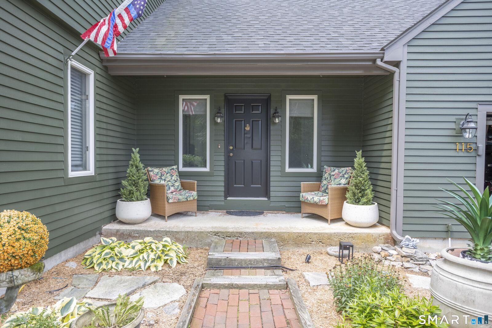 Property Photo:  115 Ayers Point Road  CT 06475 