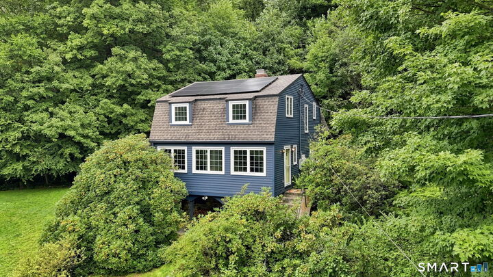 Property Photo:  85 East Litchfield Road  CT 06759 