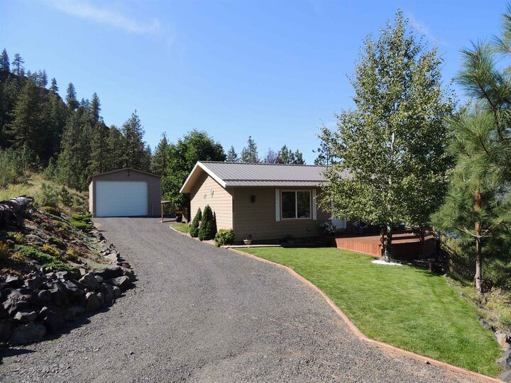 Property Photo:  39235 Sun Ridge N  WA 99122 