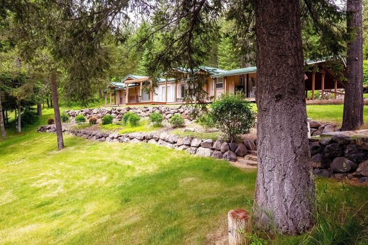 Property Photo: 20611 E Wallis Rd WA 99021