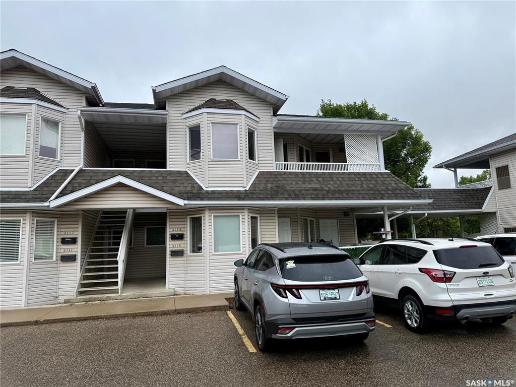 Property Photo:  3119 Truesdale Drive E  SK S4V 2P9 