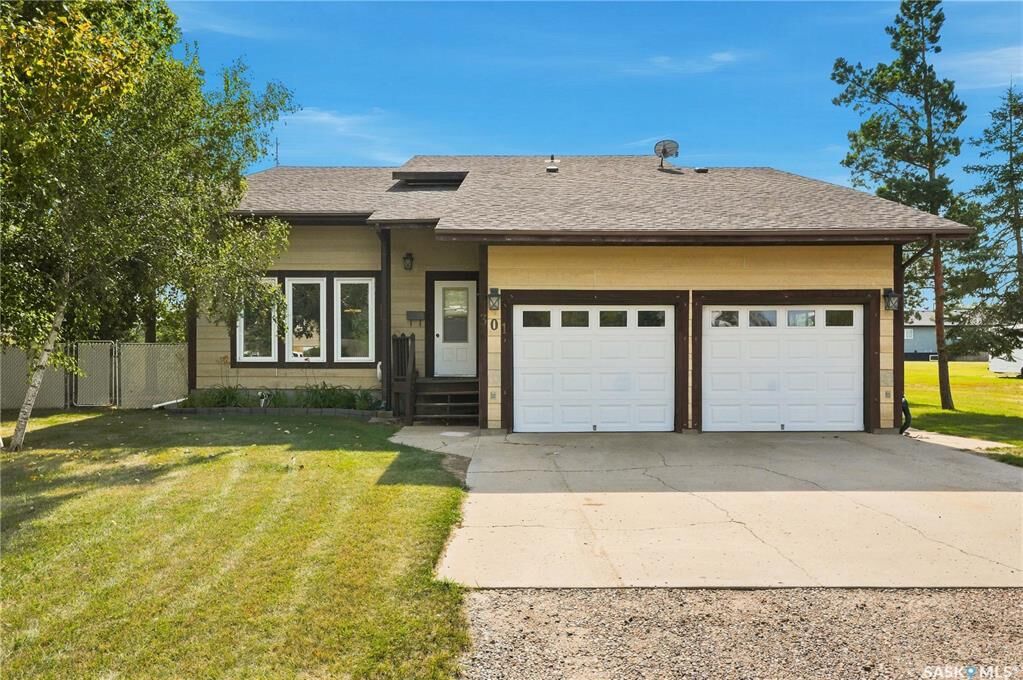 Property Photo:  301 2nd Avenue  SK S0G 2E0 