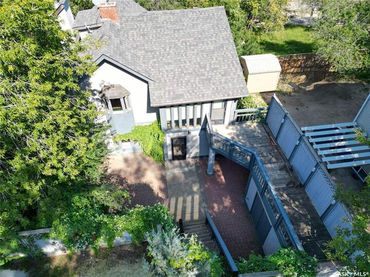 Property Photo:  407 18th Street W  SK S6V 4A4 