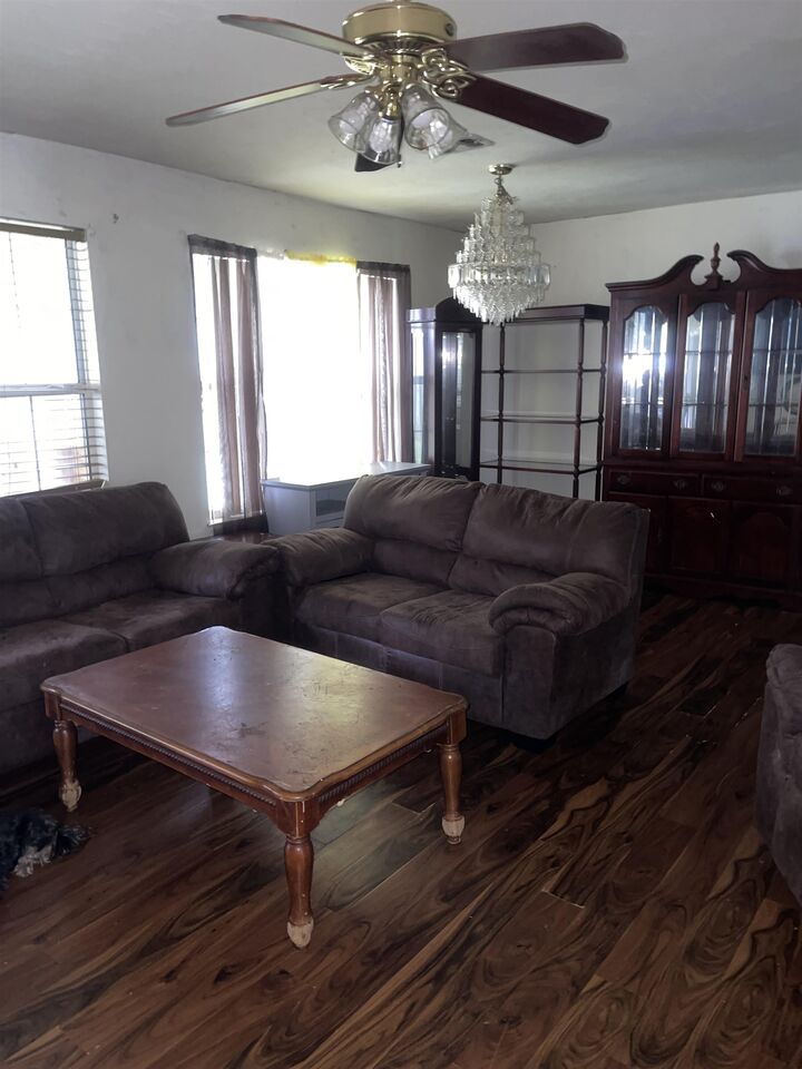 Property Photo: 2705 Roberts Avenue FL 32310