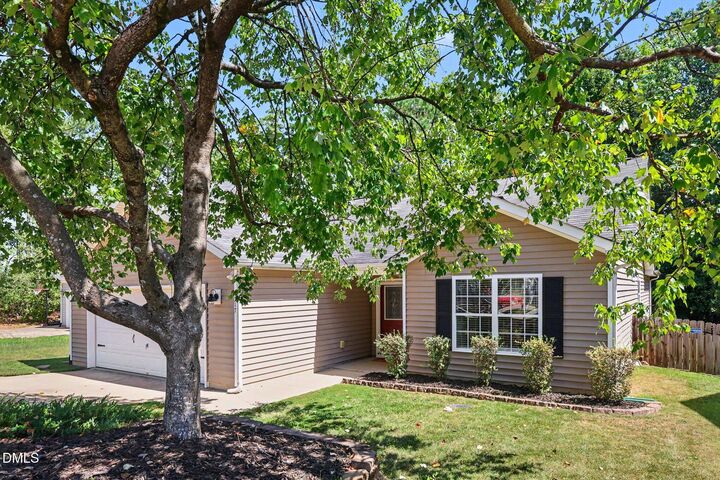 Property Photo: 1517 Dexter Ridge Drive NC 27540