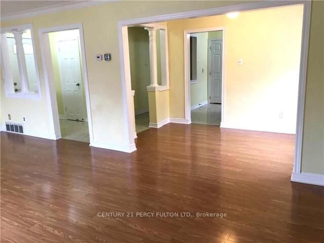 Property Photo: 86 Lynvalley Crescent ON M1R 2V4