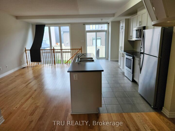 Property Photo:  1146 Beckett Crescent  ON K2S 0Z2 