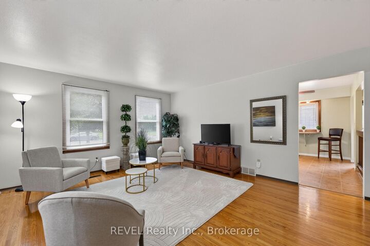 Property Photo:  36 Manor Road  ON L2N 3B5 