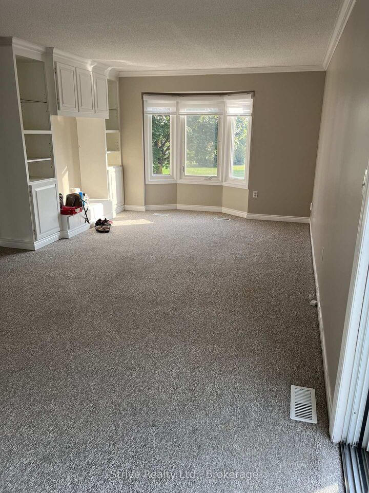 Property Photo:  1013 Attersley Drive  ON L1K 2G9 