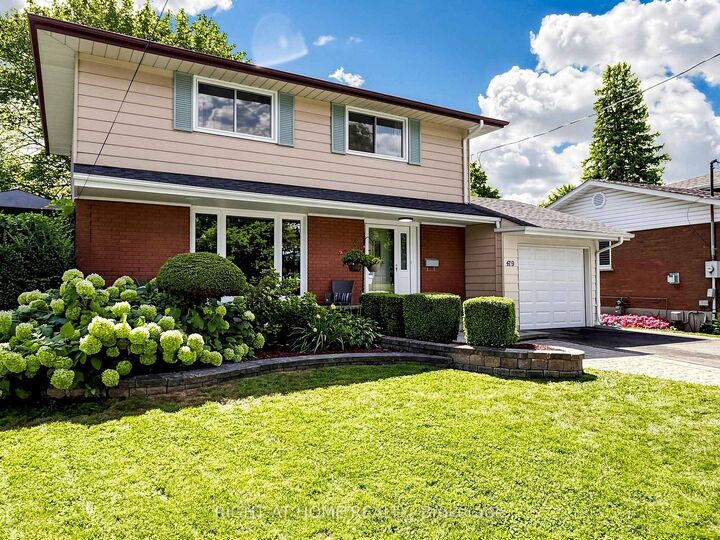 Property Photo:  479 Bernhard Crescent  ON L1G 2B7 