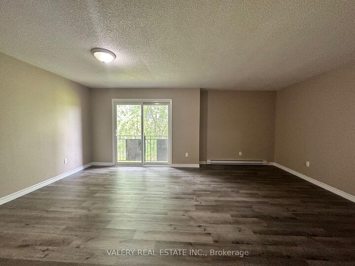 Property Photo:  1 Lowndes Avenue 7  ON L4P 3J7 