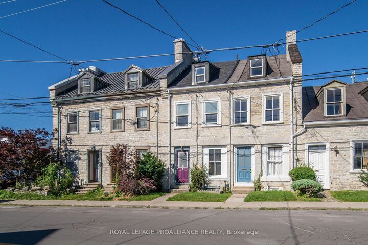 Property Photo:  10 Rideau Street  ON K7K 2Z6 