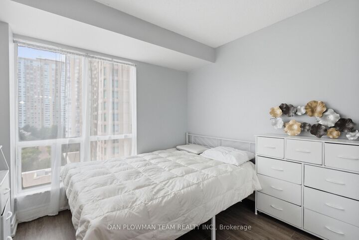 Property Photo:  8 Lee Centre Drive 913  ON M1H 3H8 