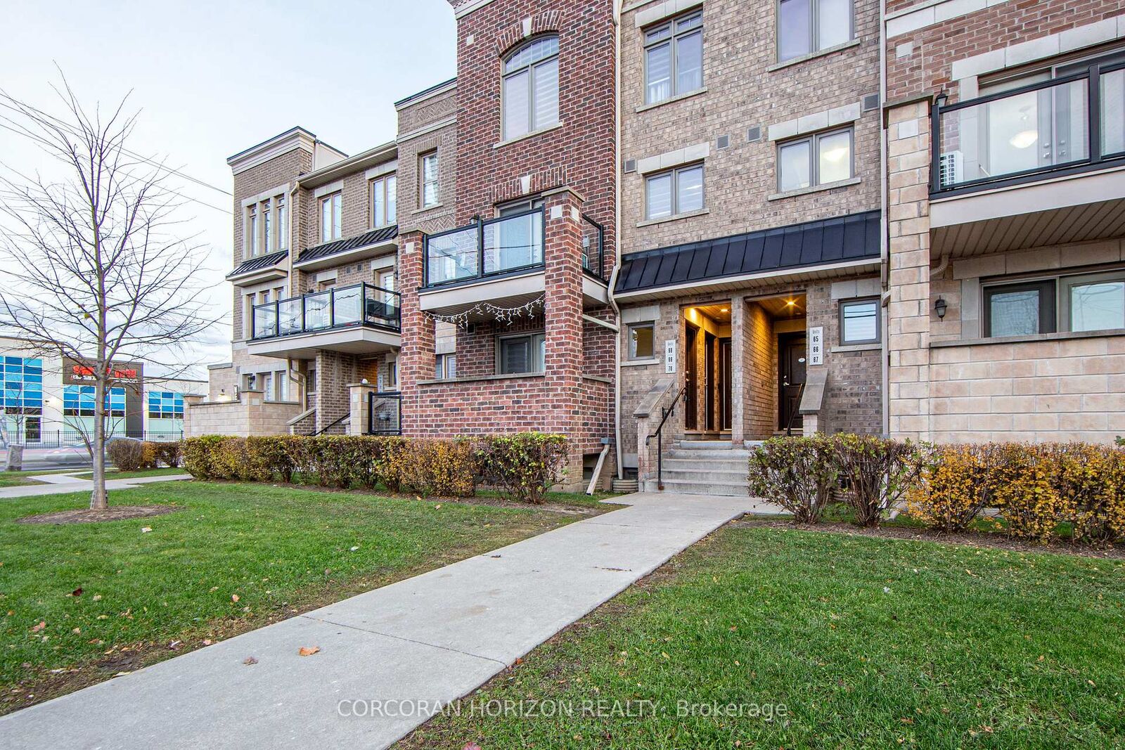 Property Photo:  2315 Sheppard Avenue W 70  ON M9M 3A4 