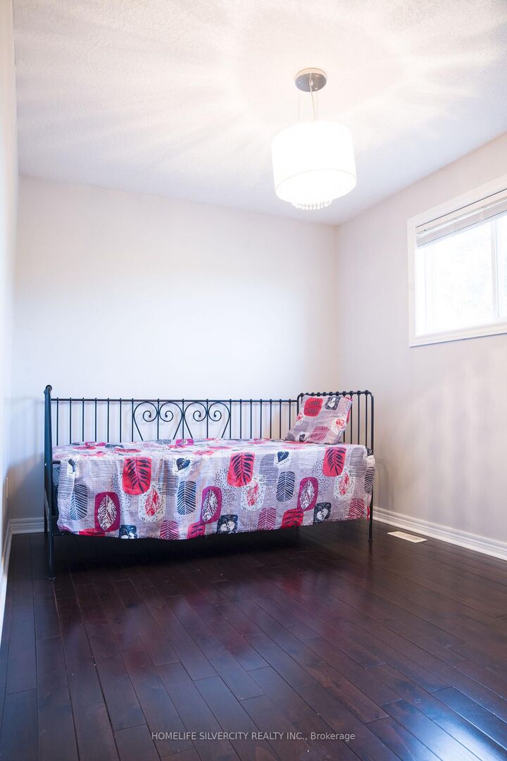 Property Photo:  685 North Leaksdale Circle  ON N6M 1M1 