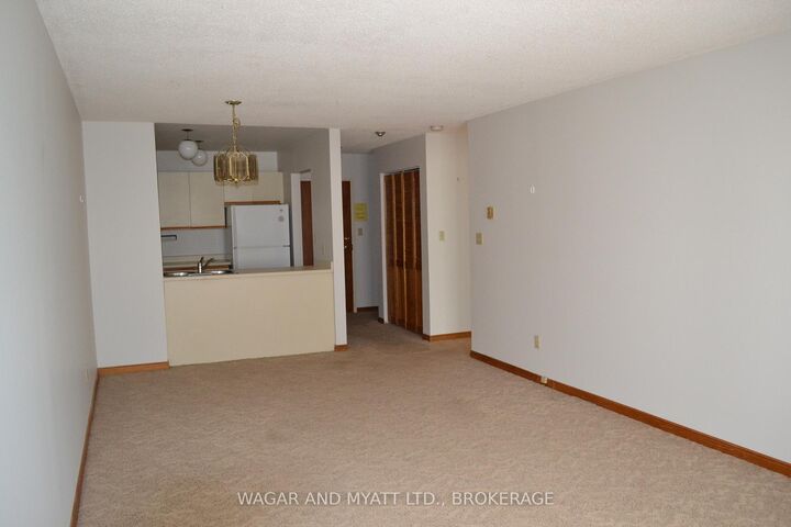 Property Photo:  9 Centre Street S 305  ON K7R 3X3 