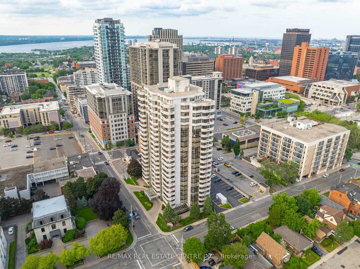 Property Photo:  67 Caroline Street S 15C  ON L8P 3K6 