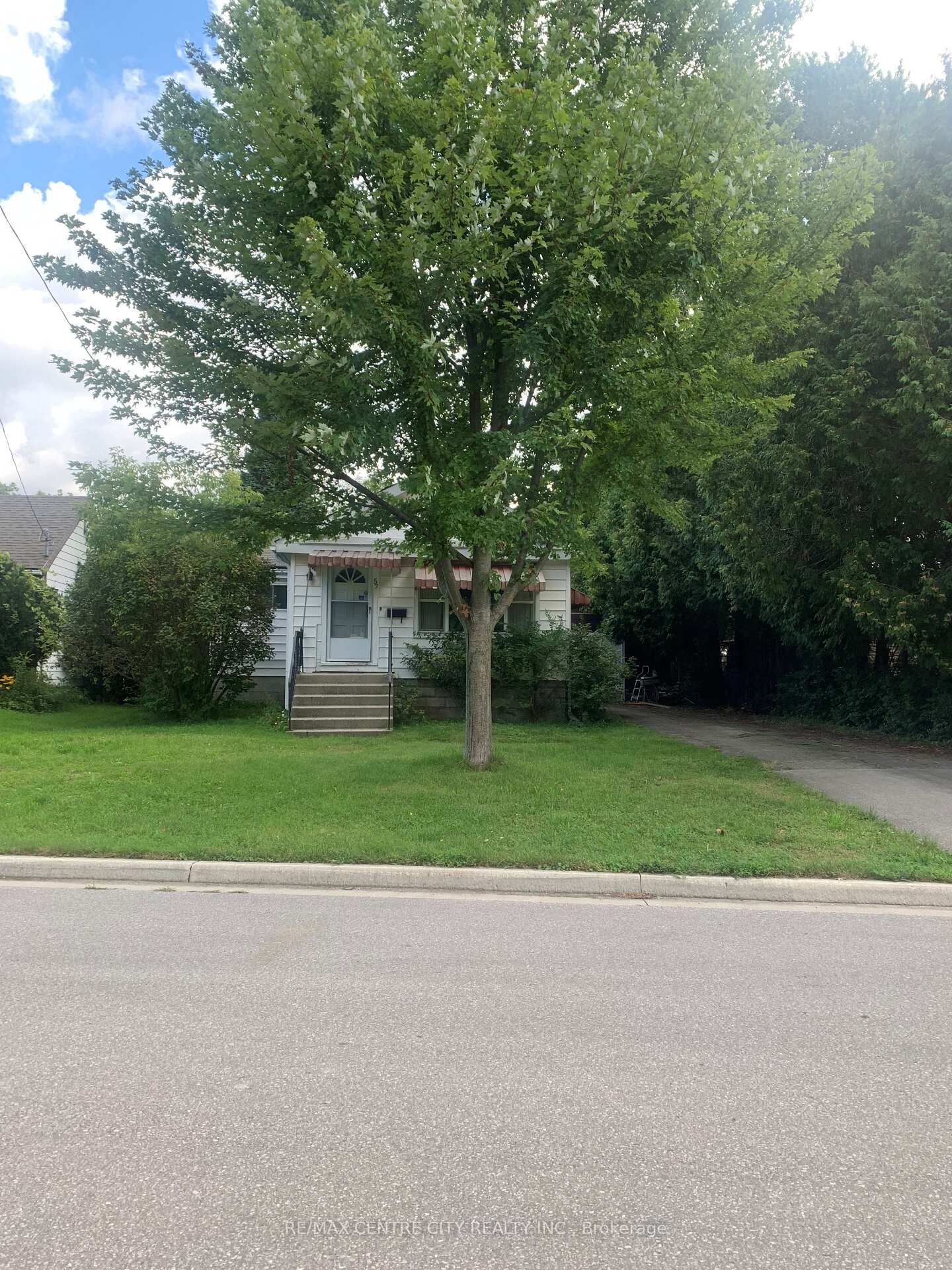 Property Photo:  57 Britannia Avenue  ON N6H 2J3 