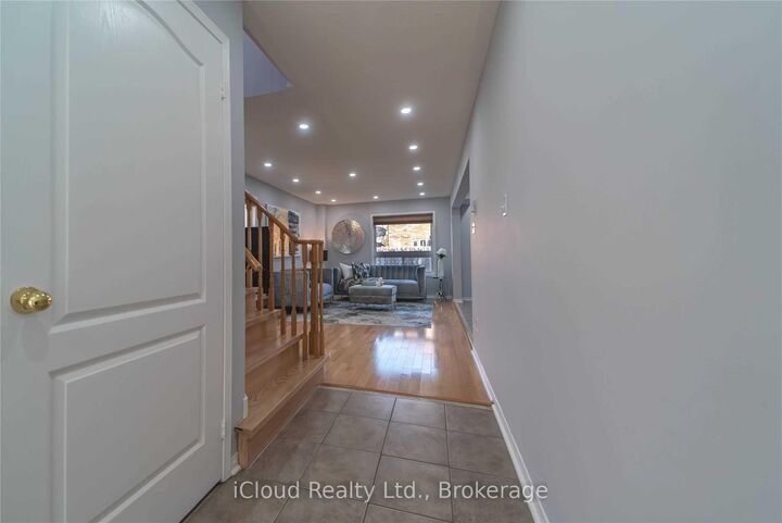 Property Photo:  27 Hollingsworth Circle  ON L7A 0J7 