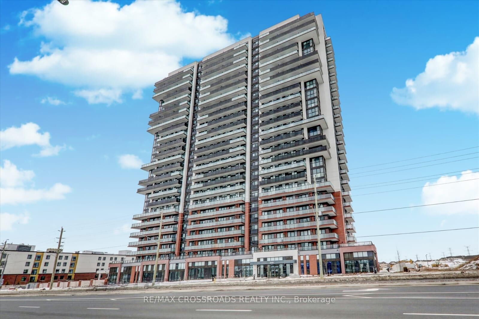 Property Photo:  2550 Simcoe Street N 1021  ON L1L 0R5 