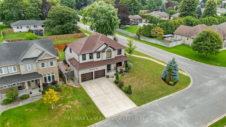 Property Photo:  849 Sumpton Street  ON N0H 2C2 