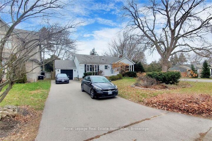 Property Photo:  925 Kingsway Drive Basement  ON L7T 3J1 