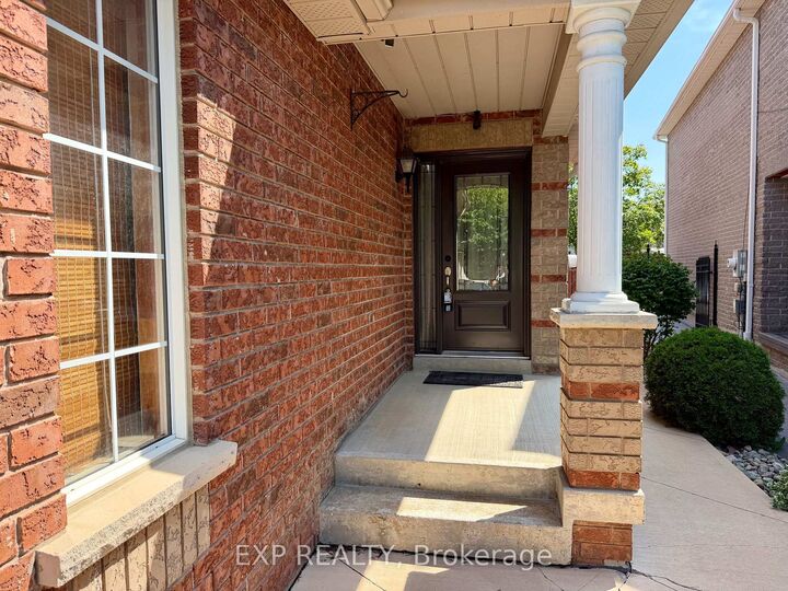 Property Photo:  57 Humbershed Crescent  ON L7E 2X4 