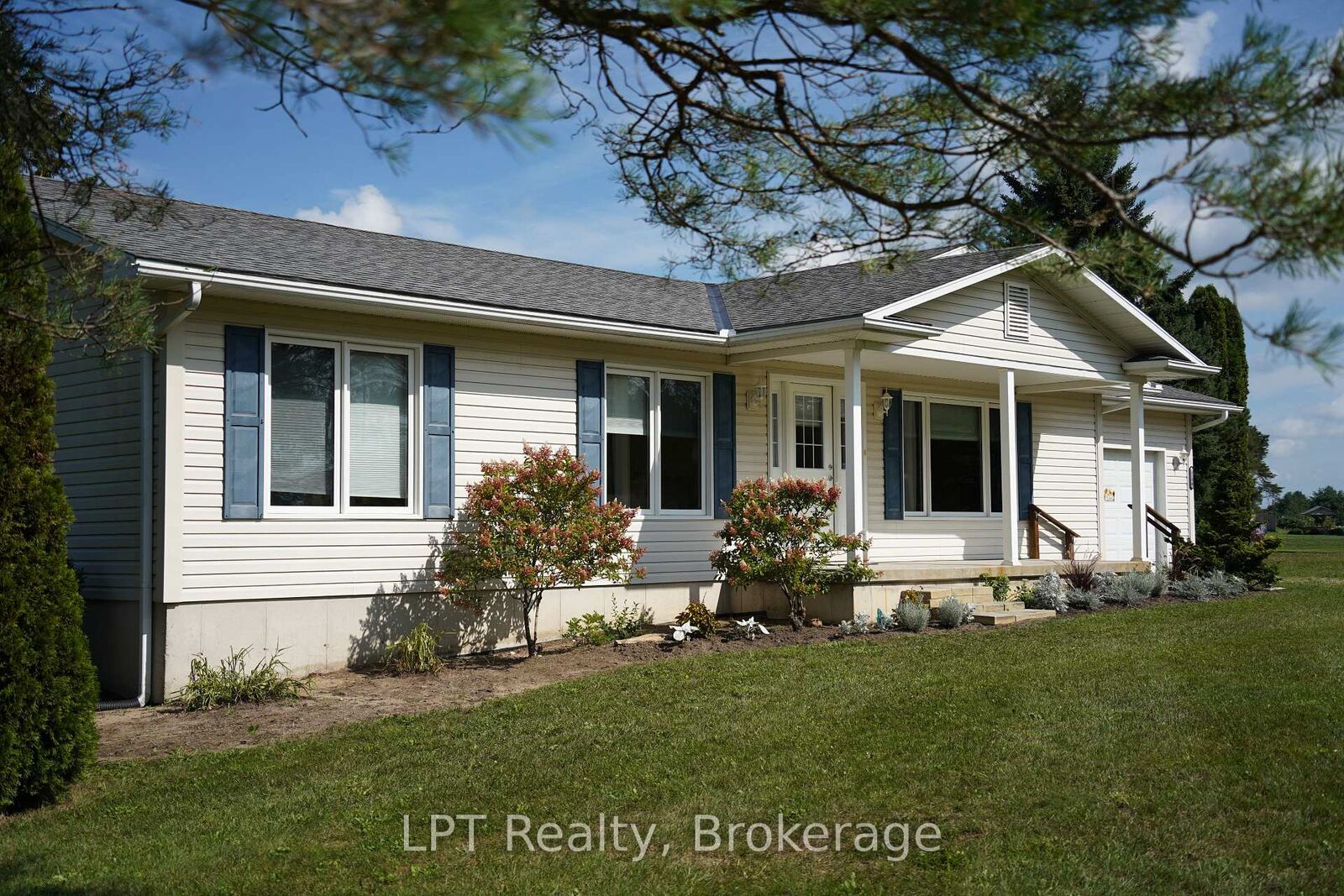 Property Photo:  5194 Bruce Road 3 Road  ON N0H 2C6 