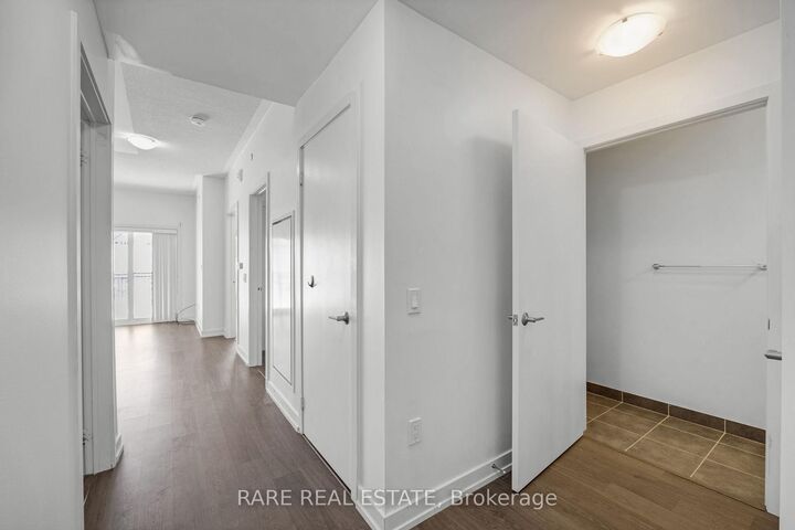 Property Photo:  555 William Graham Drive 115  ON L4G 7C4 