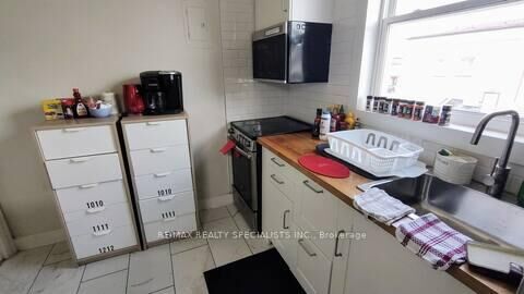 Property Photo:  1064 Barton Street Apt 2  ON L8L 3E5 