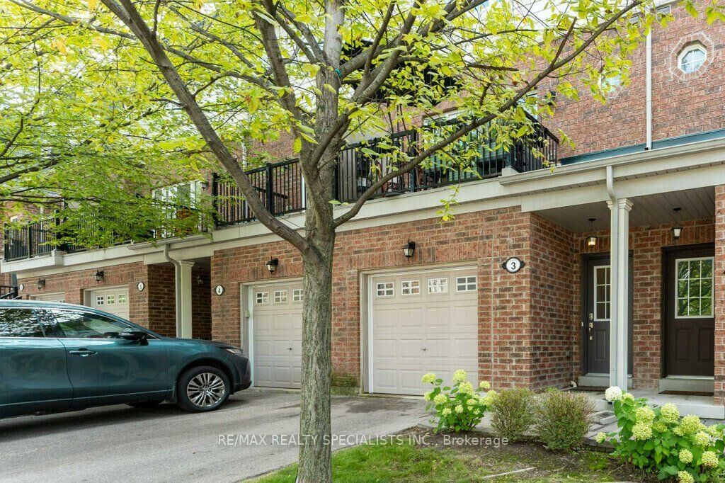 Property Photo:  1115 Haig Boulevard 3  ON L5E 2M6 