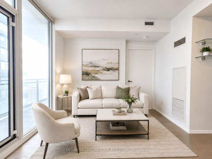Property Photo:  45 Charles Street E 4511  ON M4Y 0B8 
