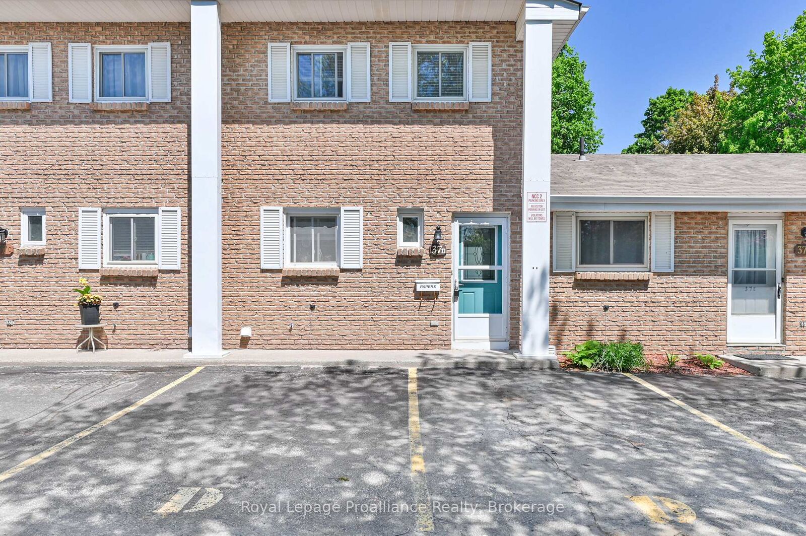 Property Photo:  37 Young Street D  ON K0K 1H0 