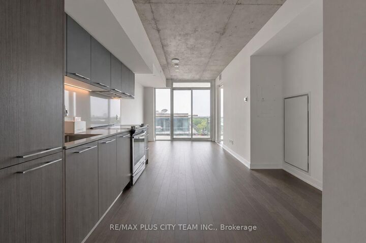 Property Photo:  25 Baseball Place 903  ON M4M 0E7 