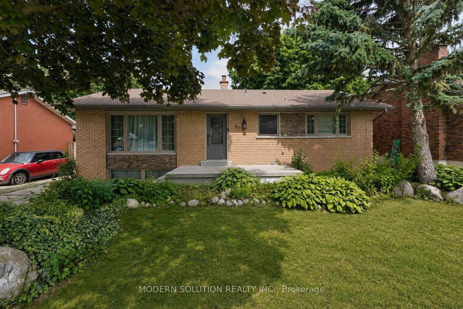 Property Photo:  61 Godfrey Drive  ON N5V 2E8 