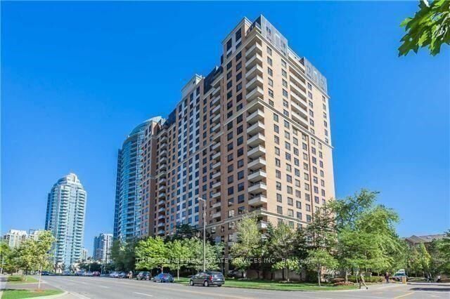 Property Photo:  18 Sommerset Way 1210  ON M2N 6X5 