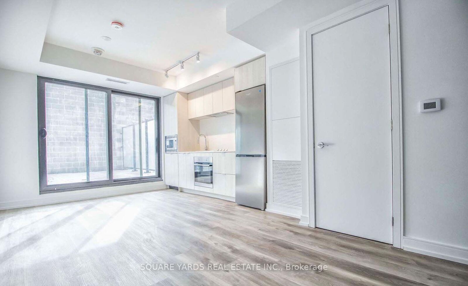 Property Photo:  1 Jarvis Street 304  ON L9R 0A8 