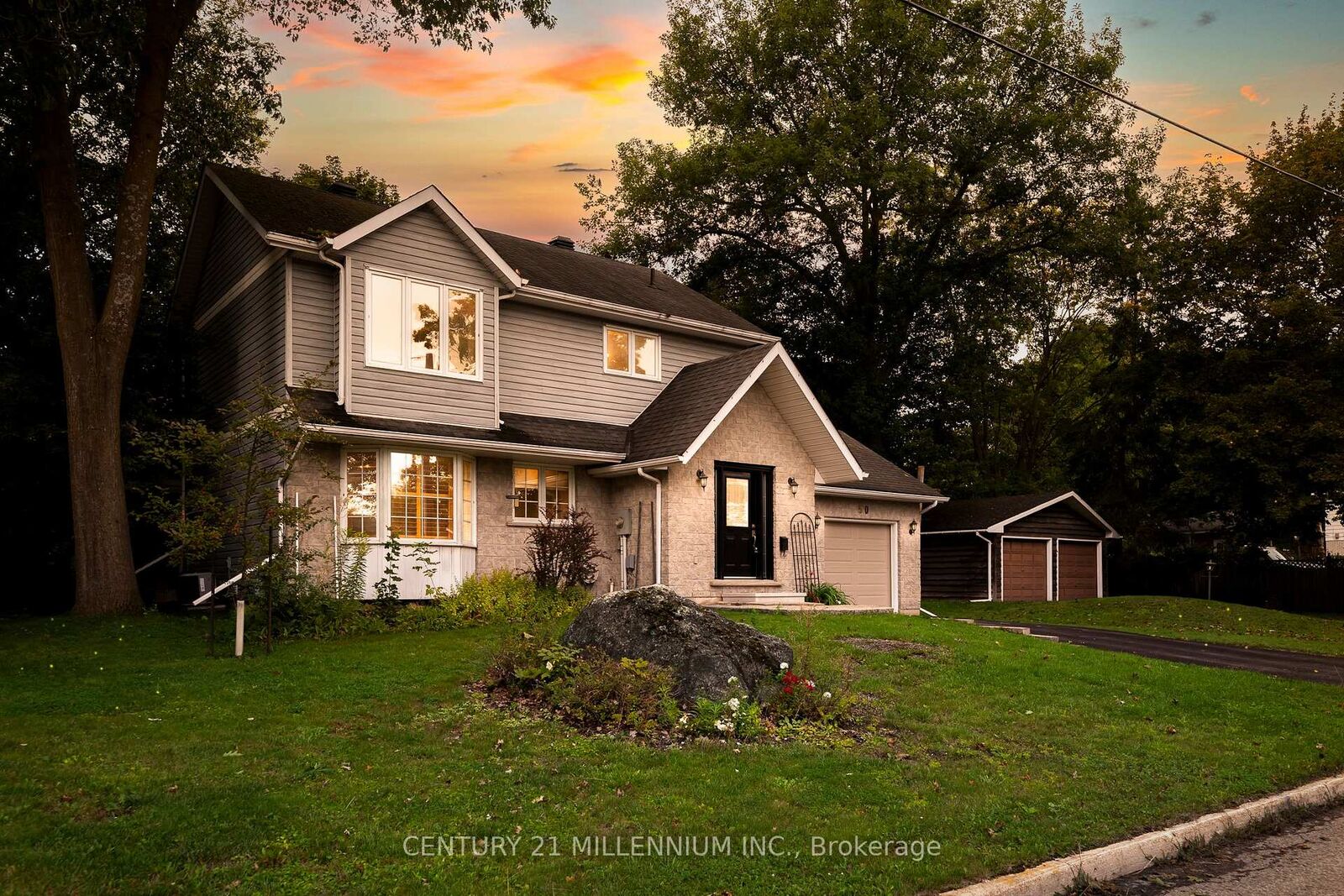 Property Photo:  50 Margaret Street  ON L9W 2N6 