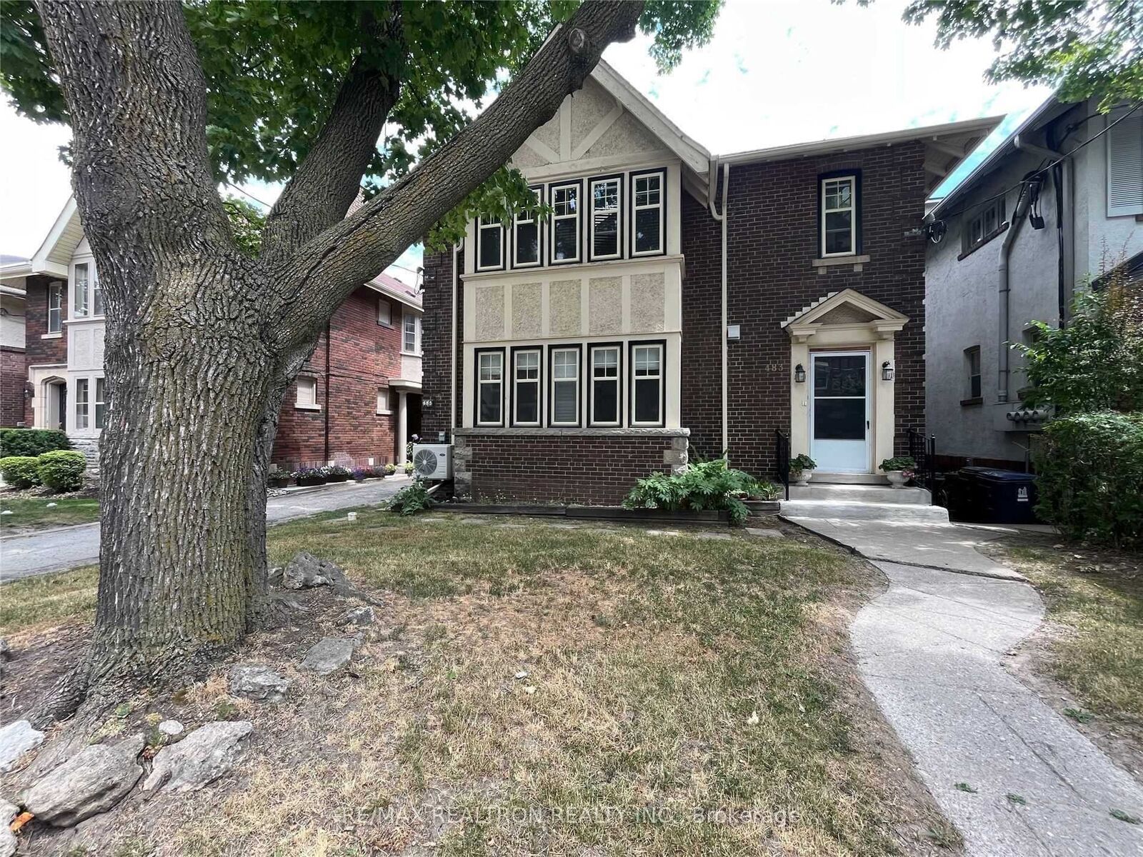 Property Photo:  485 Oriole Parkway B  ON M5P 2H9 