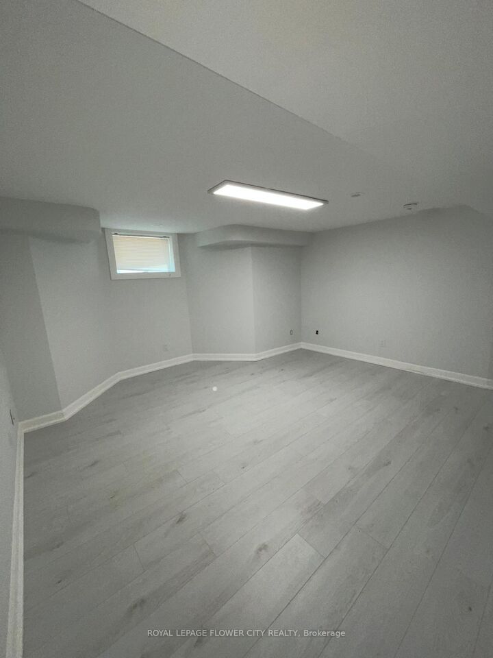 Property Photo:  18 Reuben Avenue Lwr Lvl  ON M9M 1E5 