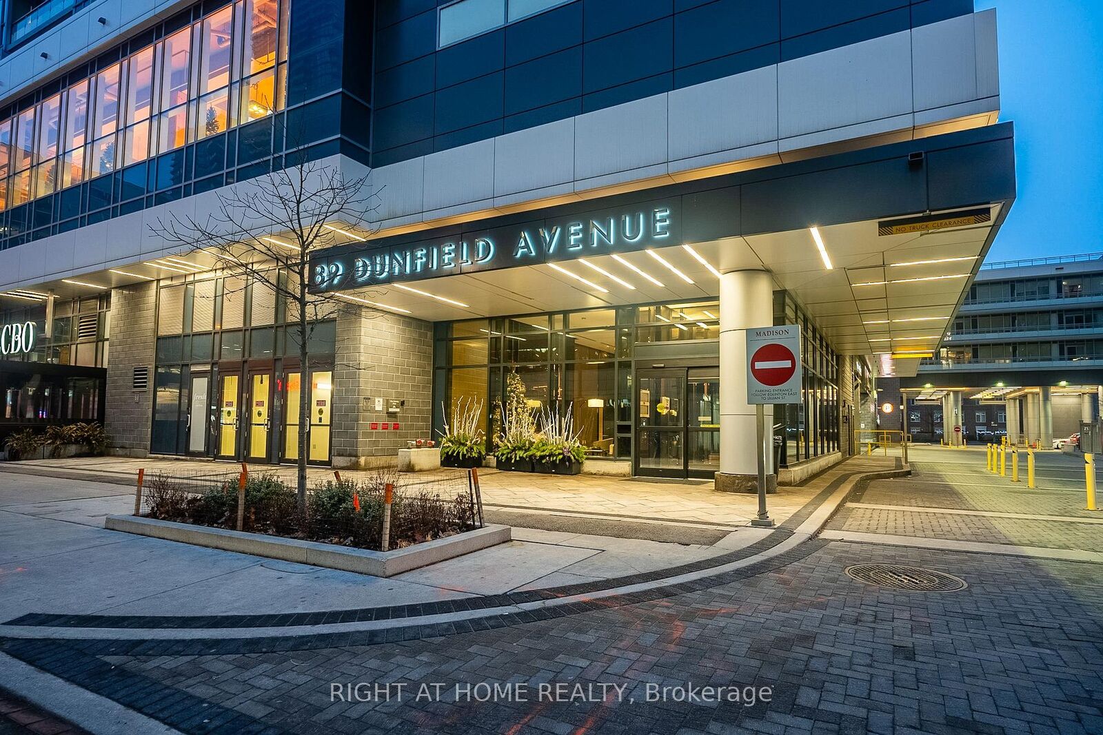 Property Photo: 89 Dunfield Avenue 2306 ON M4S 0A4