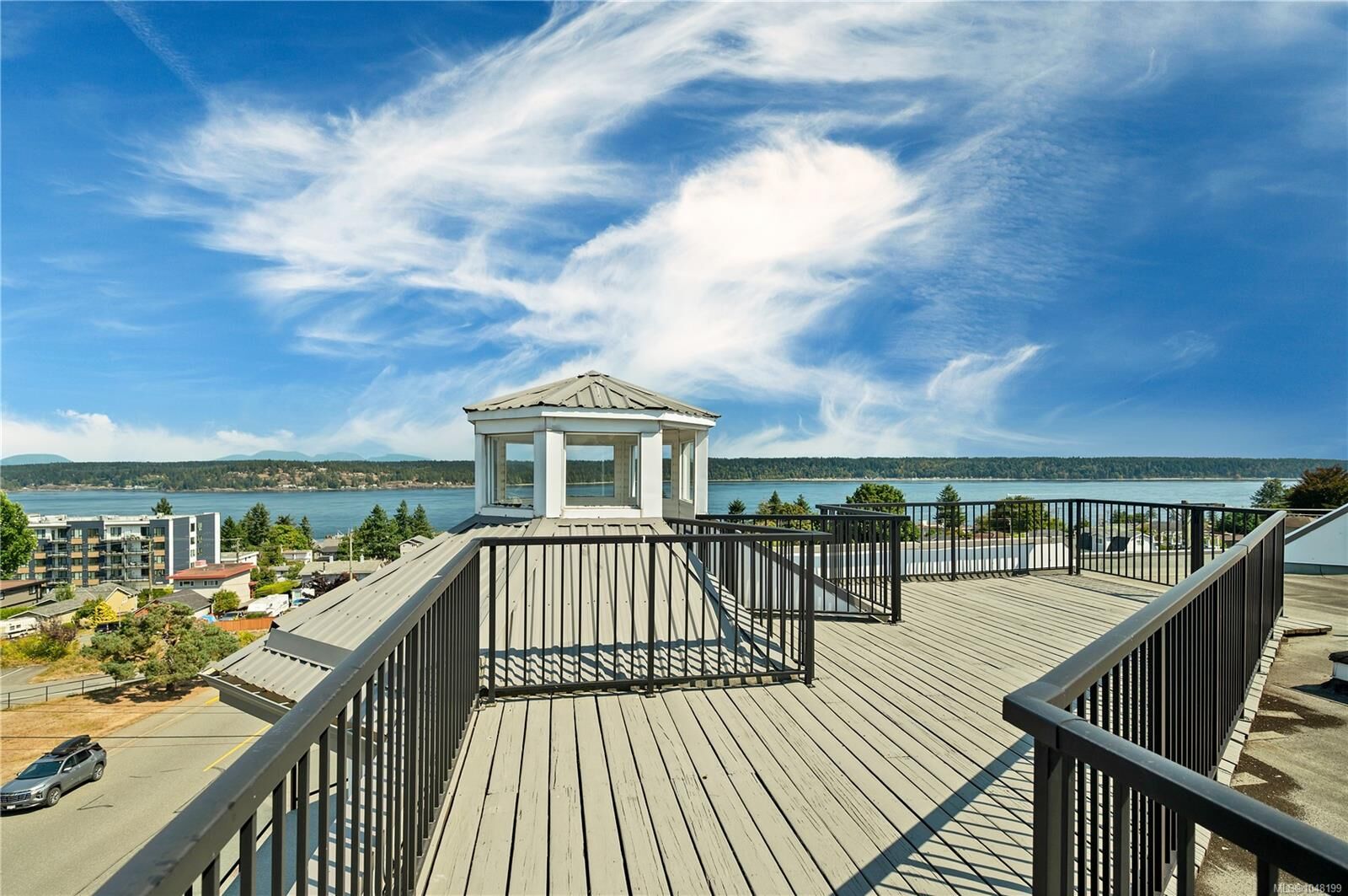 Property Photo: 690 Colwyn St #4G BC V9W 2X1
