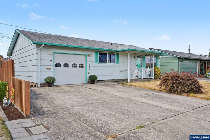 Property Photo: 1635 Sallal Rd OR 97071
