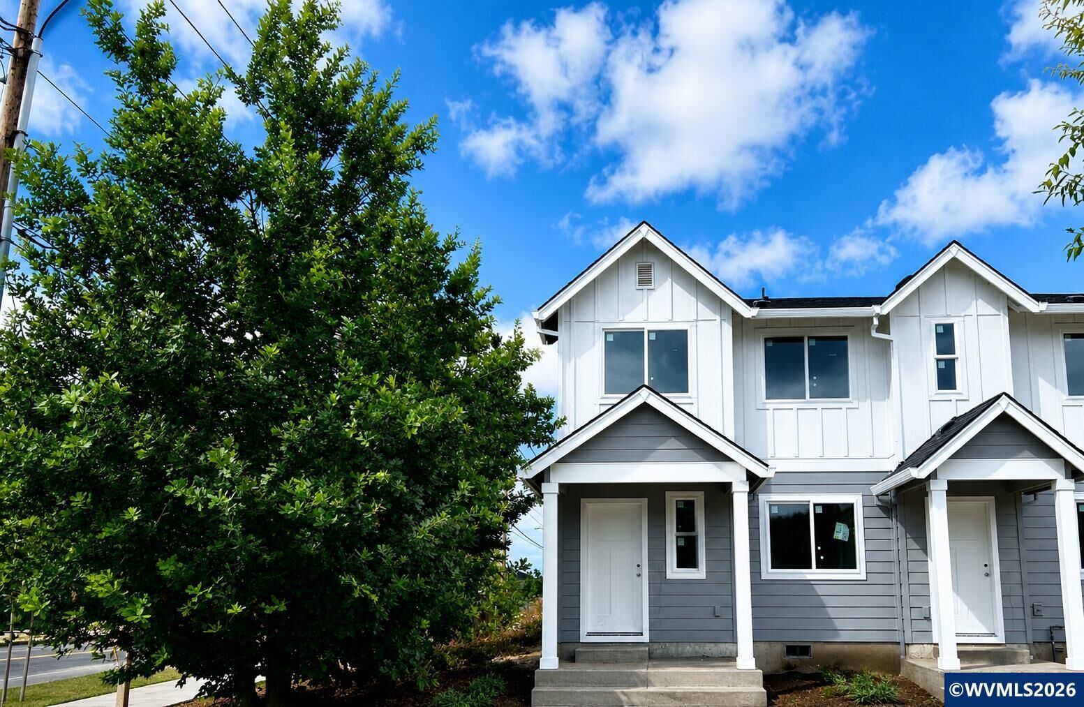 Property Photo: 885 Kirksey St OR 97071