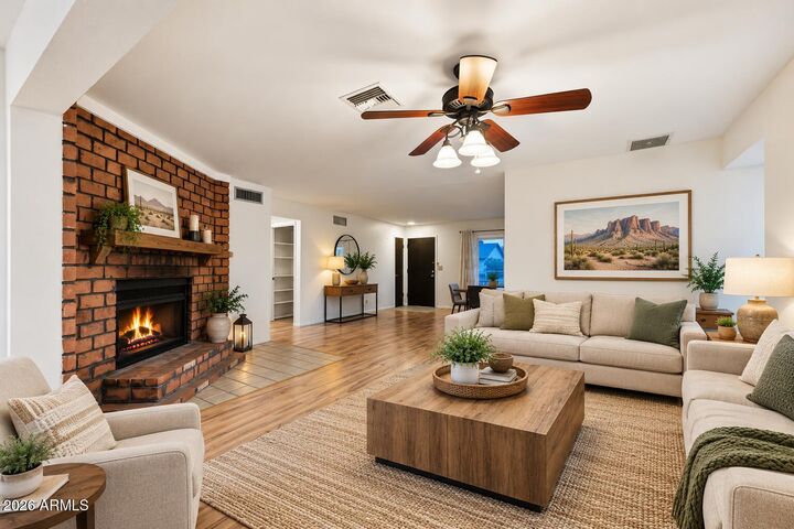 Property Photo:  573 E Linda Avenue  AZ 85119 