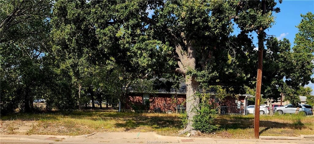 Property Photo: 1106 West Martin Luther King Jr Street TX 77803